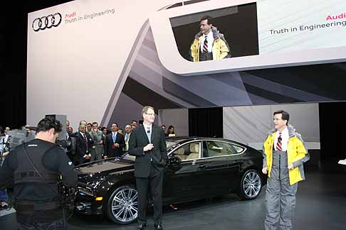 Audi - Stephen Colbert presenta lo stand Audi al New York Auto Show con immagini di Automania